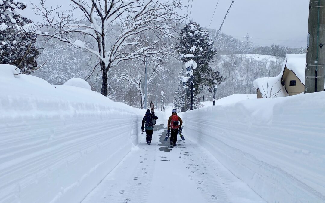2-Day Yuki&Sake Backcountry Short Trip: Shirakawago, Myoko, Hakuba, Northern Nagano, etc